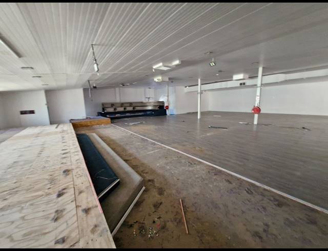 999M² WAREHOUSE TO LET IN KRAMERVILLE